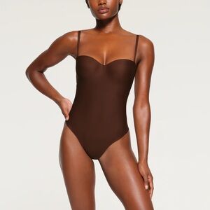 SKIMS BODY UNDERWIRE THONG BODYSUIT COCOA SIZE SMALL